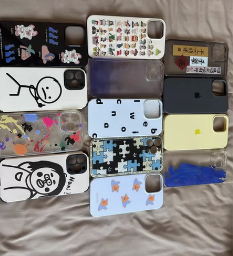 四片闪魔钢化膜和一些闲置手机壳 感兴趣的话...