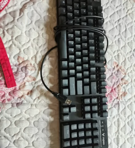 雷柏v500pro茶轴 104键 RGB灯...