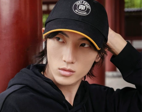 特步情侣棒球帽春季男女同款棒球帽，有黑色和...