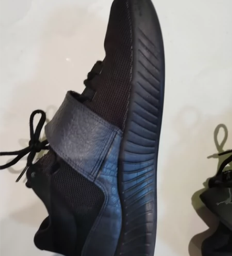 美国乔丹，运动鞋，尺码41码 感兴趣的话点...