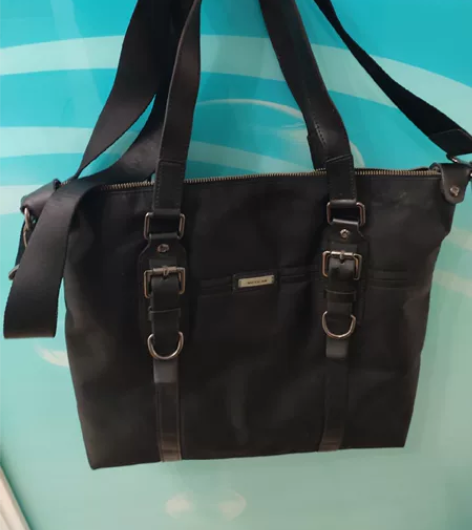 稻草人 品牌拎包，单肩包 感兴趣的话点“我...