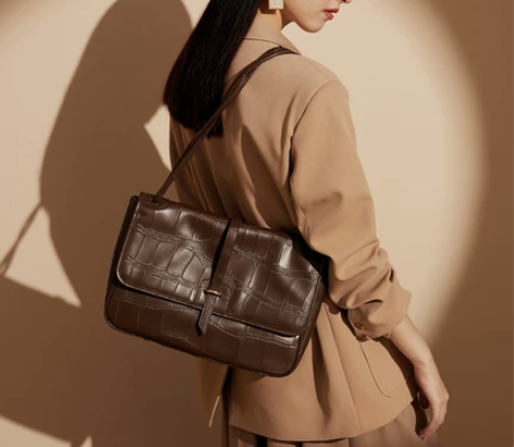 带吊牌！！出百思图新款商场同款时尚气质腋下...