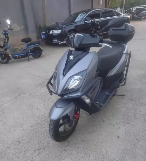 踏板车、踏板摩托车、铃木UY百周年，前后半...