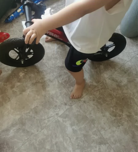 永久牌平衡车，现在用不着了，成色很好，都没...