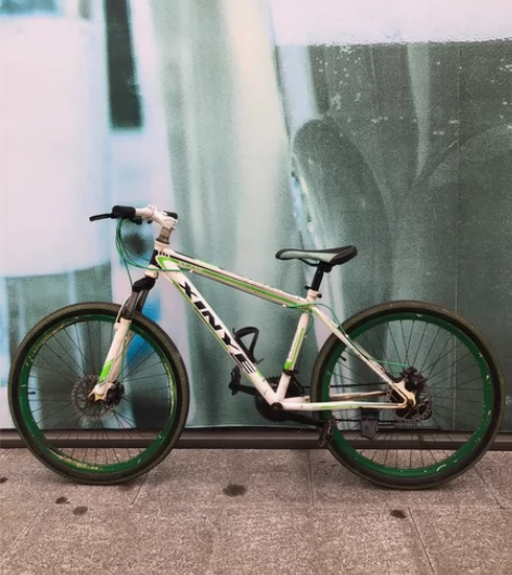 凤凰26寸24速双碟刹代步工具车，很好骑适...