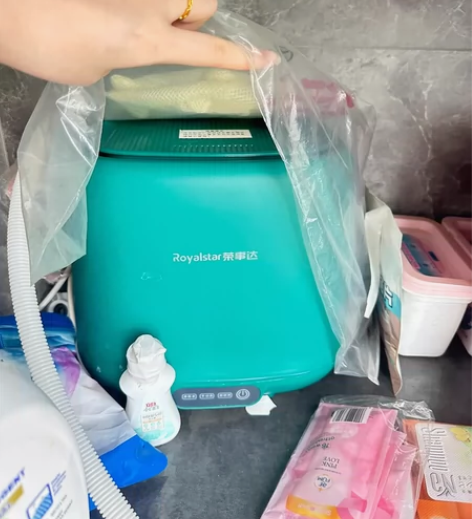 荣事达迷你洗衣机 全自动的本来买来洗宝宝衣...