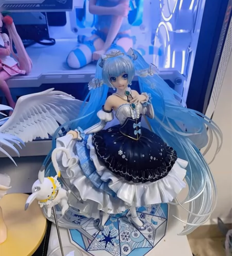 初音手办便宜啦15-30cm 有大有小这个...