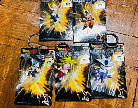 七龙珠日版剧场篇钥匙扣 布罗利 古拉 巴达...