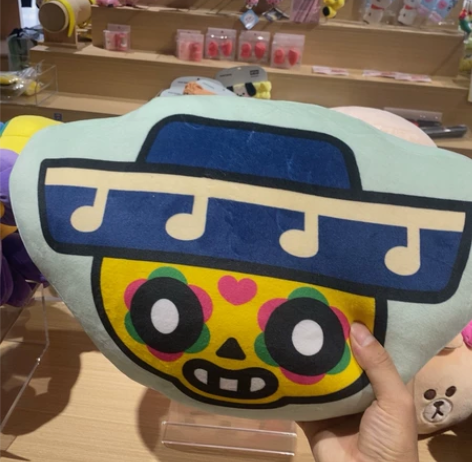 荒野乱斗 抱枕30厘米高。 感兴趣的话点“...