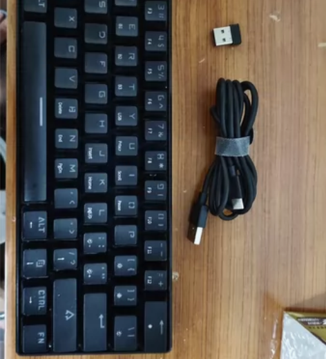 牧马人蒸汽朋克有线机械键盘，95新亮度可调...