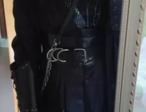 米饭动漫万用黑色劲装s码 只有衣服腰链