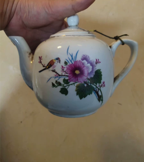 文革茶壶 品相如图标价为包邮价 感兴趣的话...