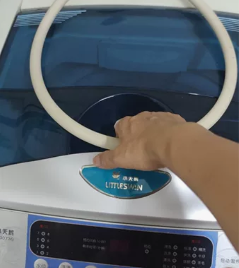 小天鹅全自动洗衣机 感兴趣的话点“我想要”...