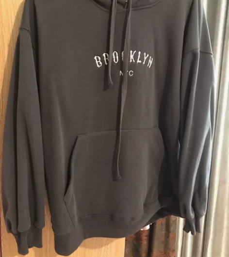 芭依璐，商场货源，只穿过三次。60元包邮！...